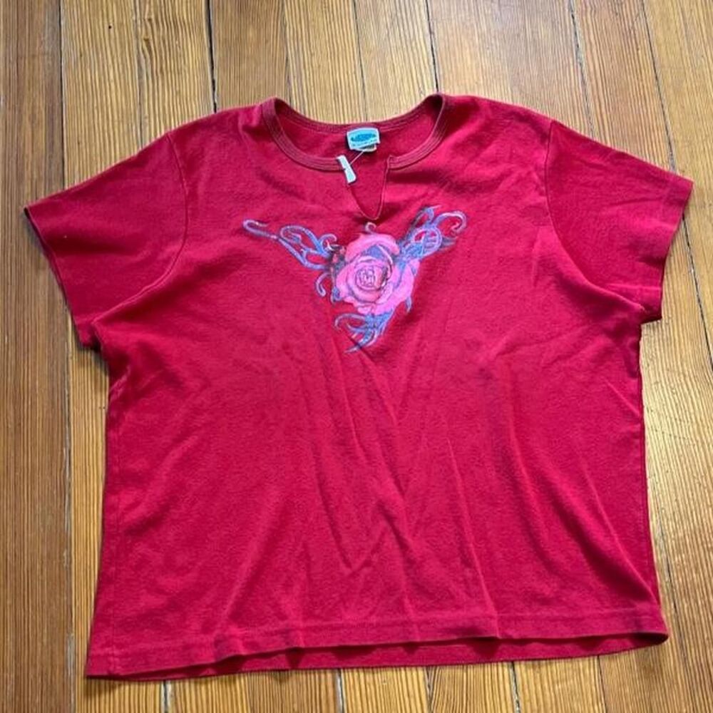 American-vintage Women's Red and Burgundy T-shirt